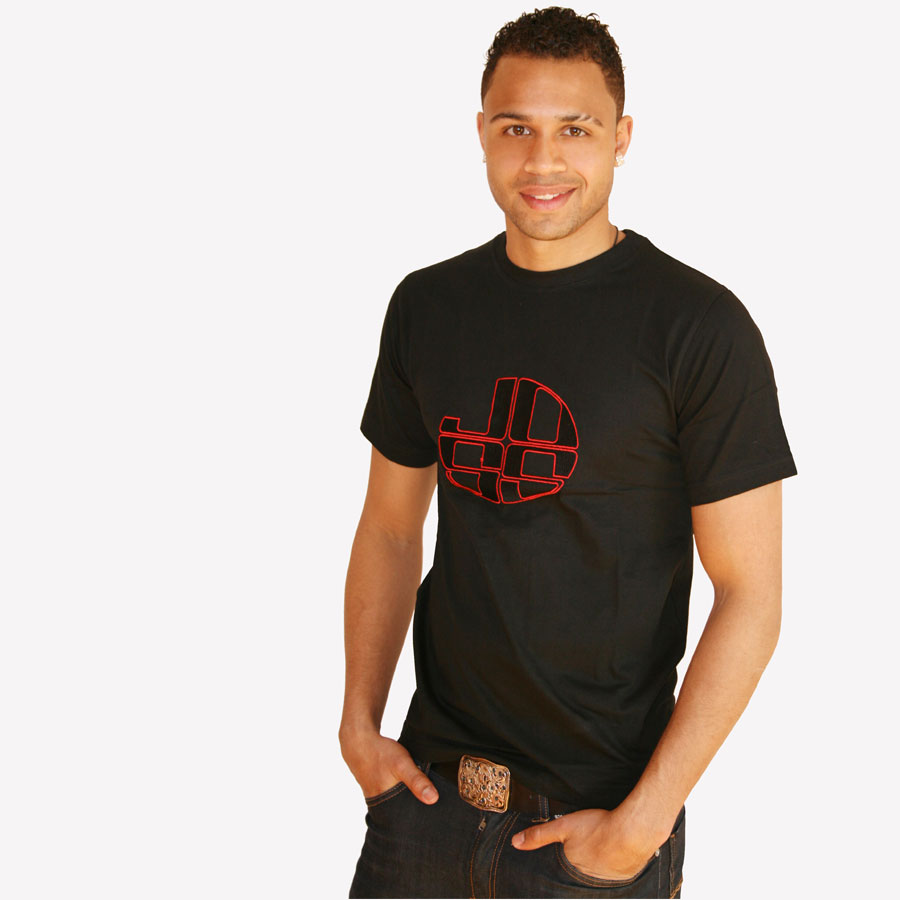 Black t-shirt with embroiderd logo