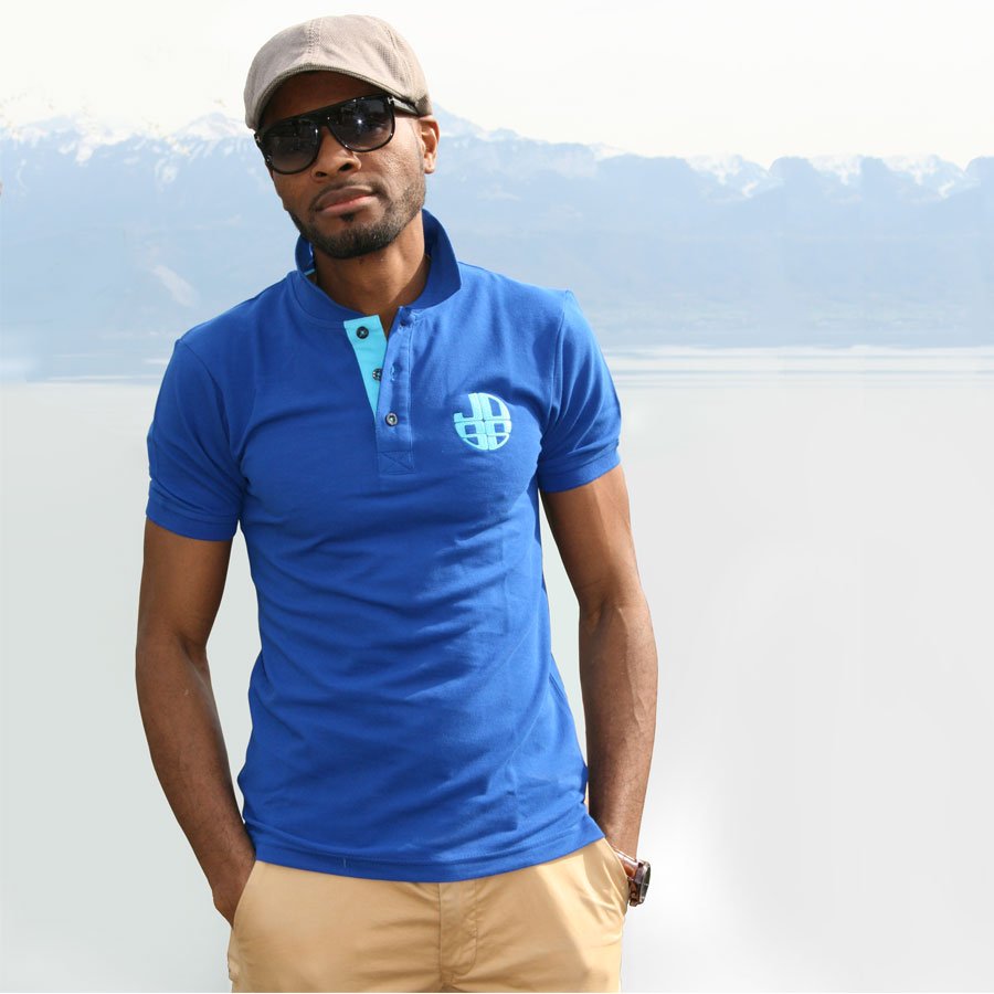 Blaues polo shirt